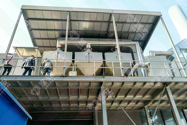 嵩安環保工程師現場調試廢氣處理設備