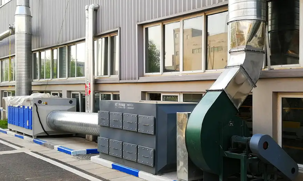 中小風量廢氣治理，活性炭吸附箱與UV光氧設備如何選？